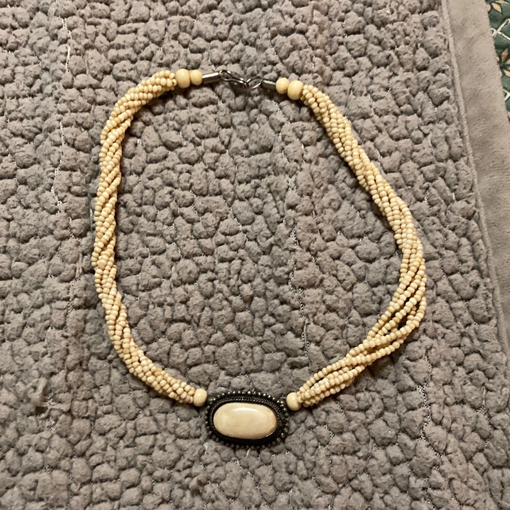 Source Unknown Cream Beaded Necklace with Oval Pendant